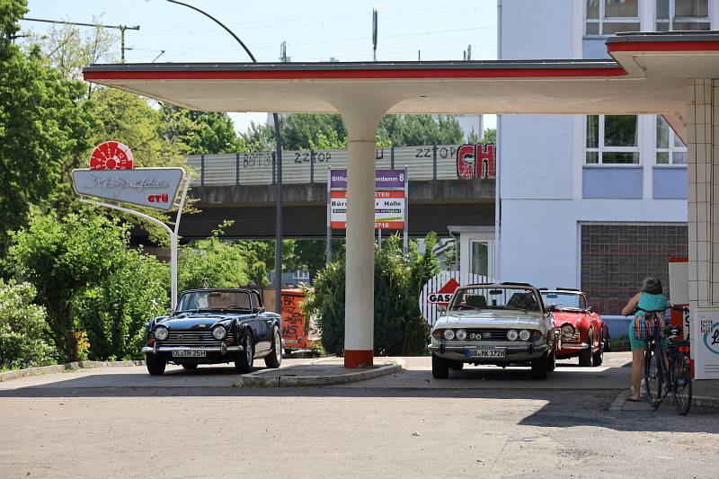 Treffen an der Oldtimertankstelle